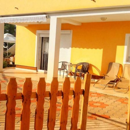 Apartman Kolan Exterior photo