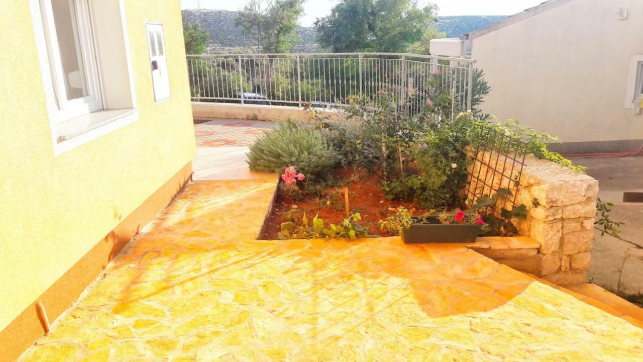 Apartman Kolan Exterior photo